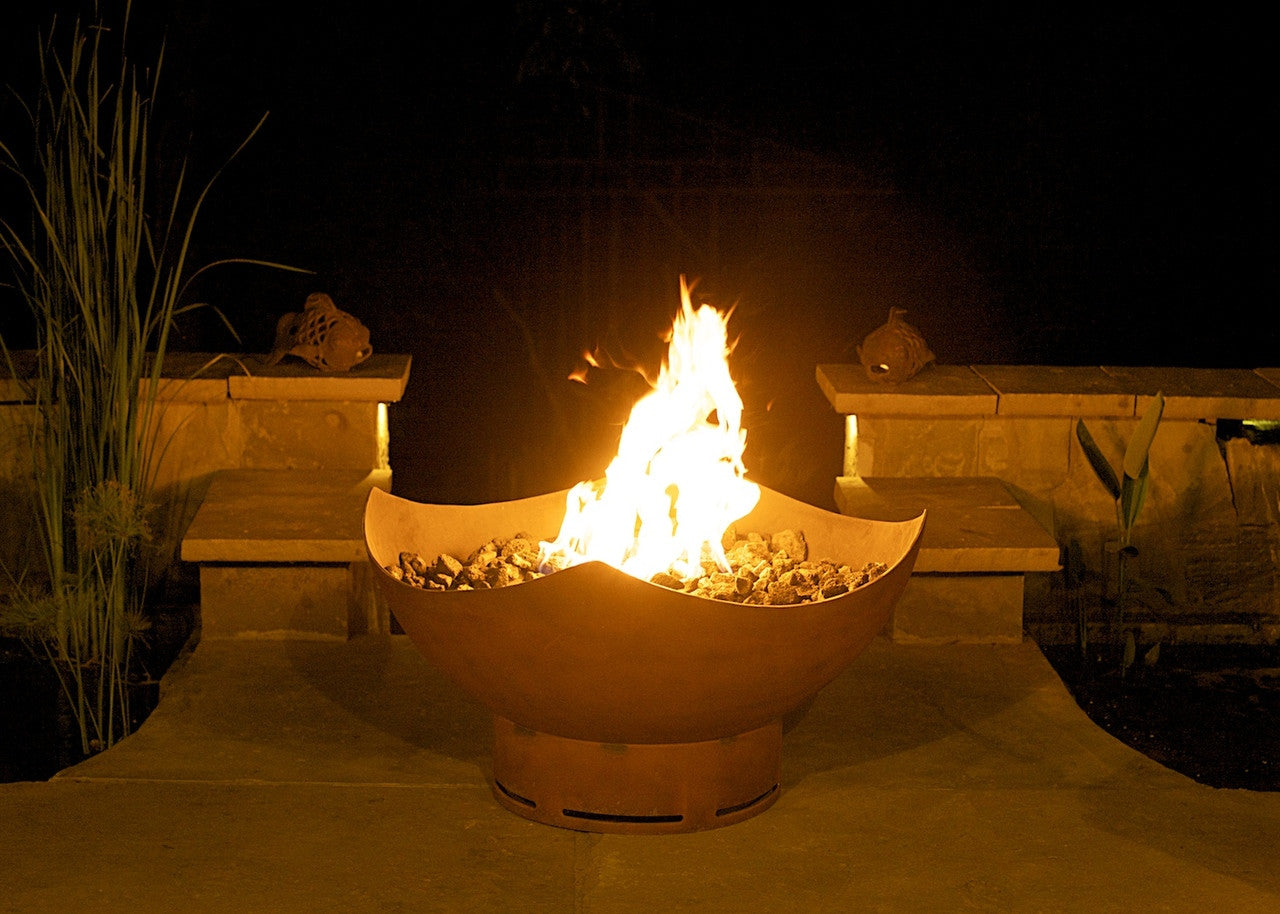 Fire Pit Art's Luxury Outdoor Manta Ray Fire Pit