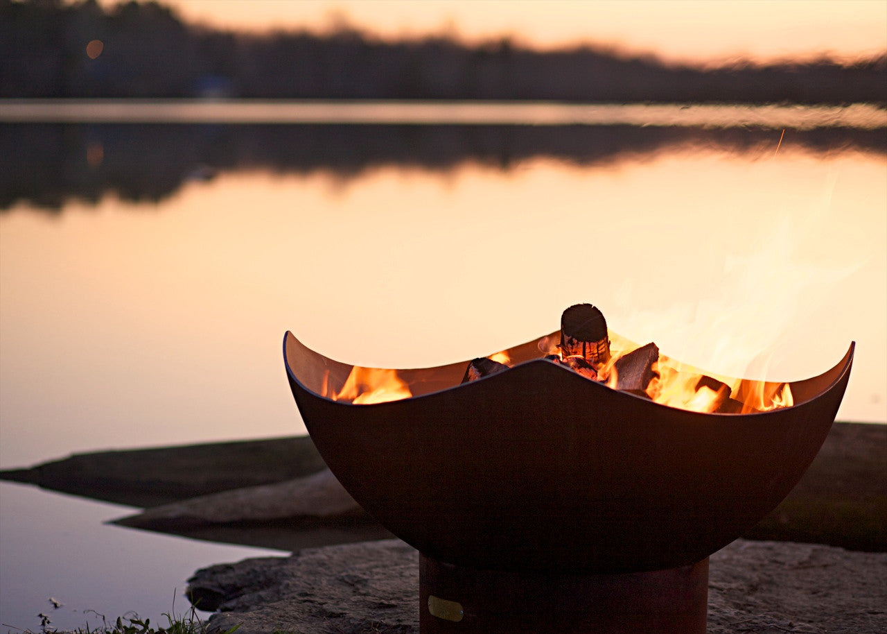 Fire Pit Art's Luxury Outdoor Manta Ray Fire Pit