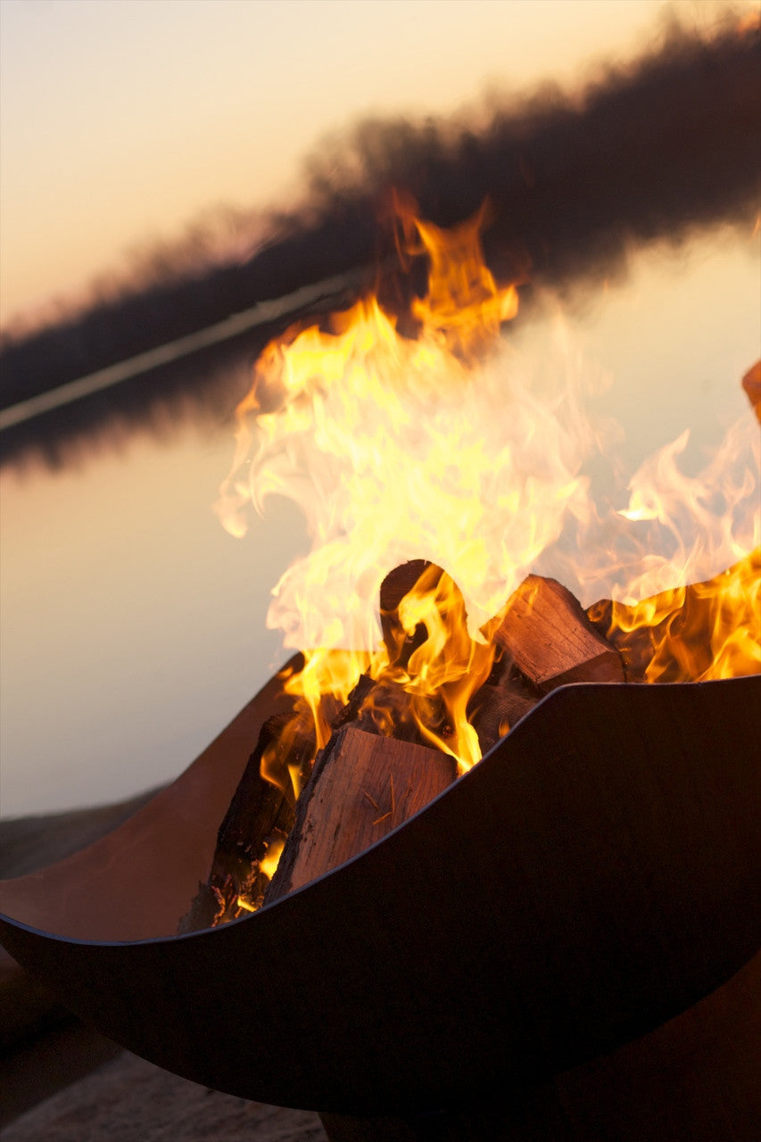 Fire Pit Art's Luxury Outdoor Manta Ray Fire Pit