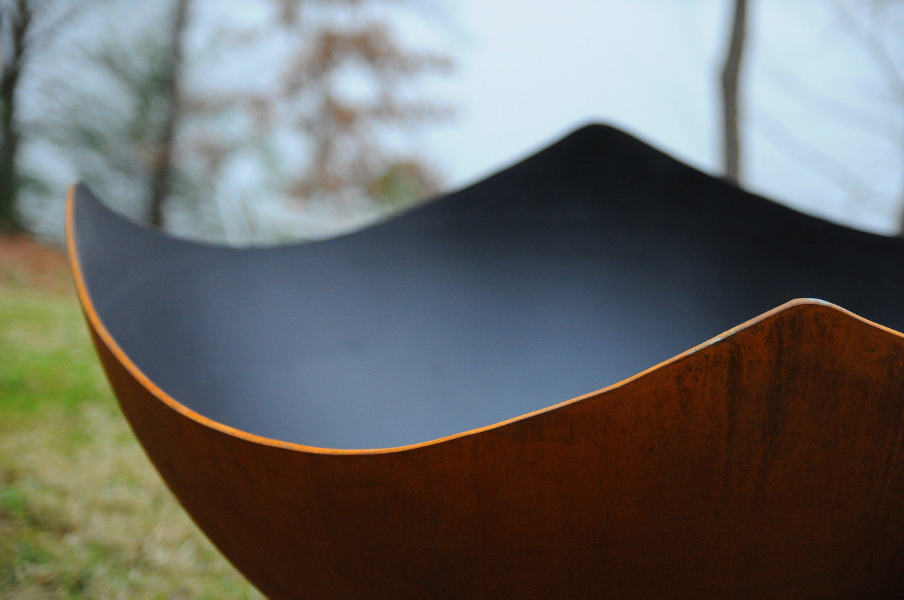 Fire Pit Art's Luxury Outdoor Manta Ray Fire Pit