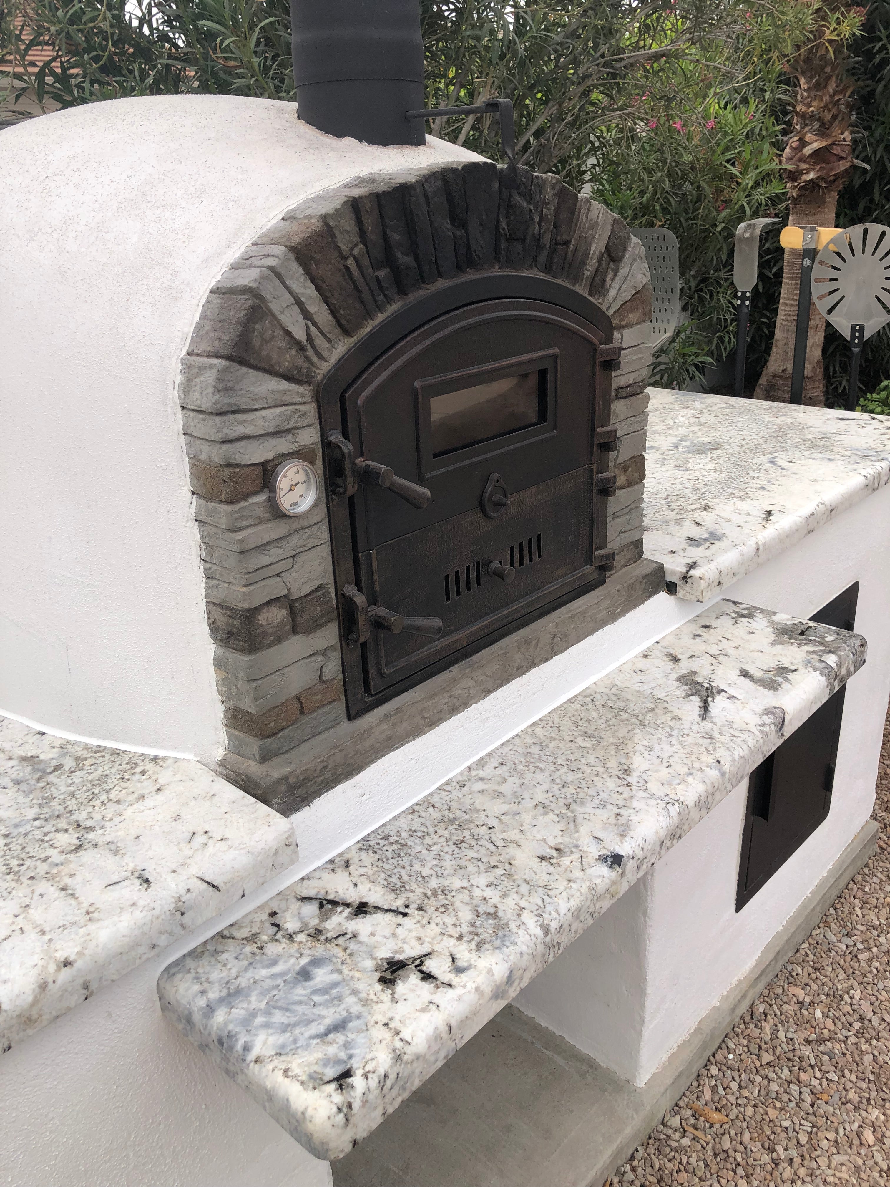 Ventura "Preto" Premium Pizza Oven